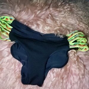 🧜‍♀️ 3/$16 Cute La Vie Rose bikini bottom